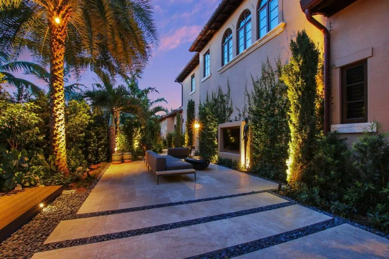 luxury home builder carousel